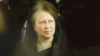 খালেদা জিয়ার জানাজা বুধবার, দাফন করা হবে স্বামীর কবরের পাশে